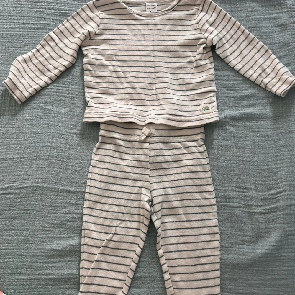 Carter’s Striped Matching Set - Picture 1 of 2